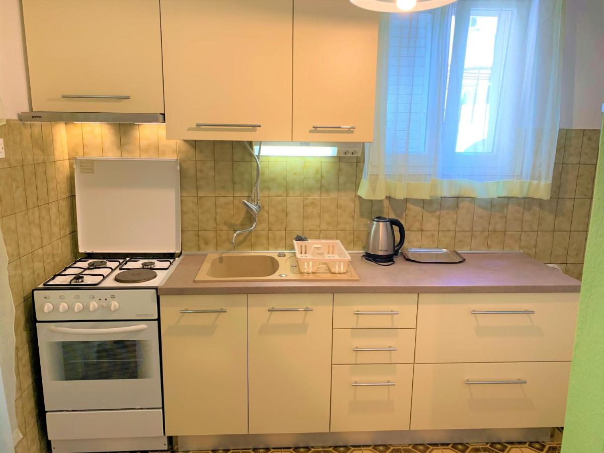 Roko Apartment House Примоштен Екстер'єр фото