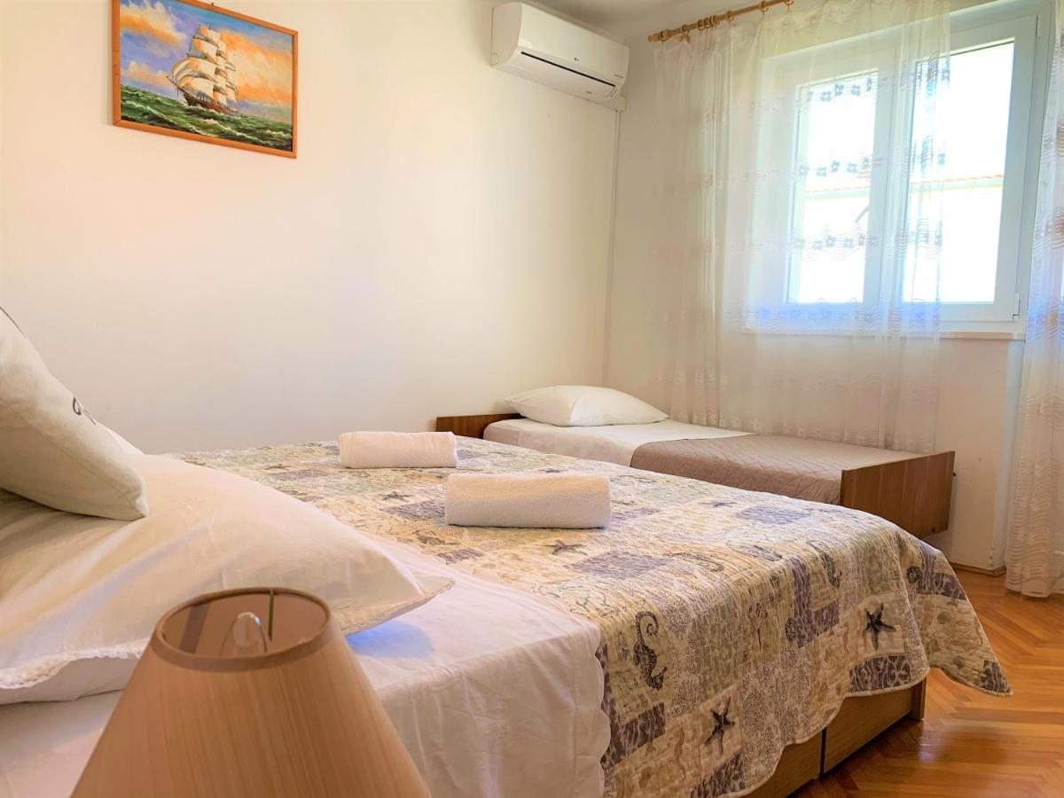 Roko Apartment House Примоштен Екстер'єр фото