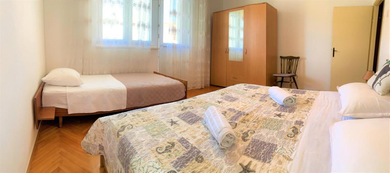 Roko Apartment House Примоштен Екстер'єр фото