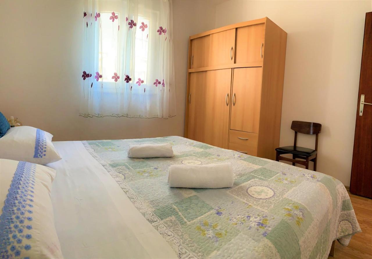 Roko Apartment House Примоштен Екстер'єр фото