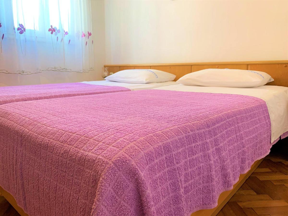 Roko Apartment House Примоштен Екстер'єр фото