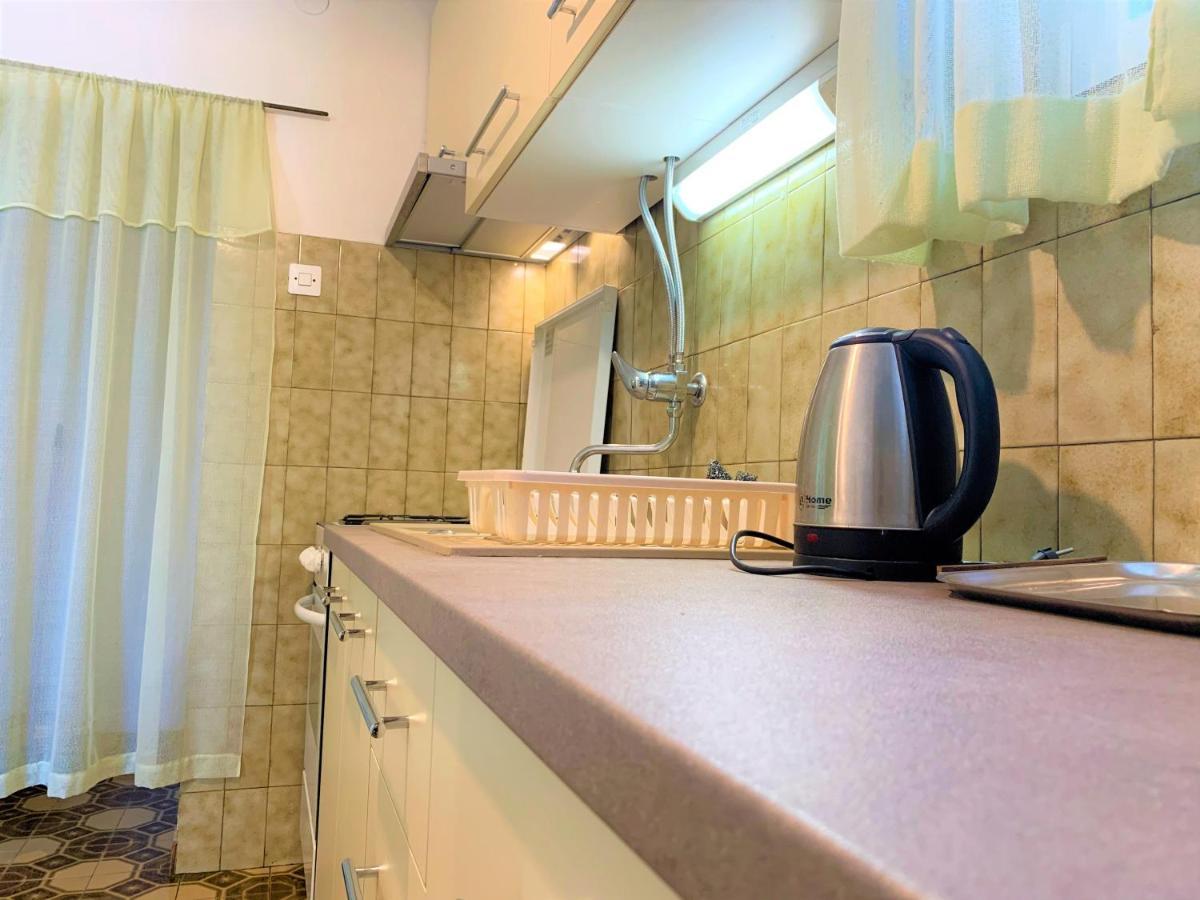Roko Apartment House Примоштен Екстер'єр фото
