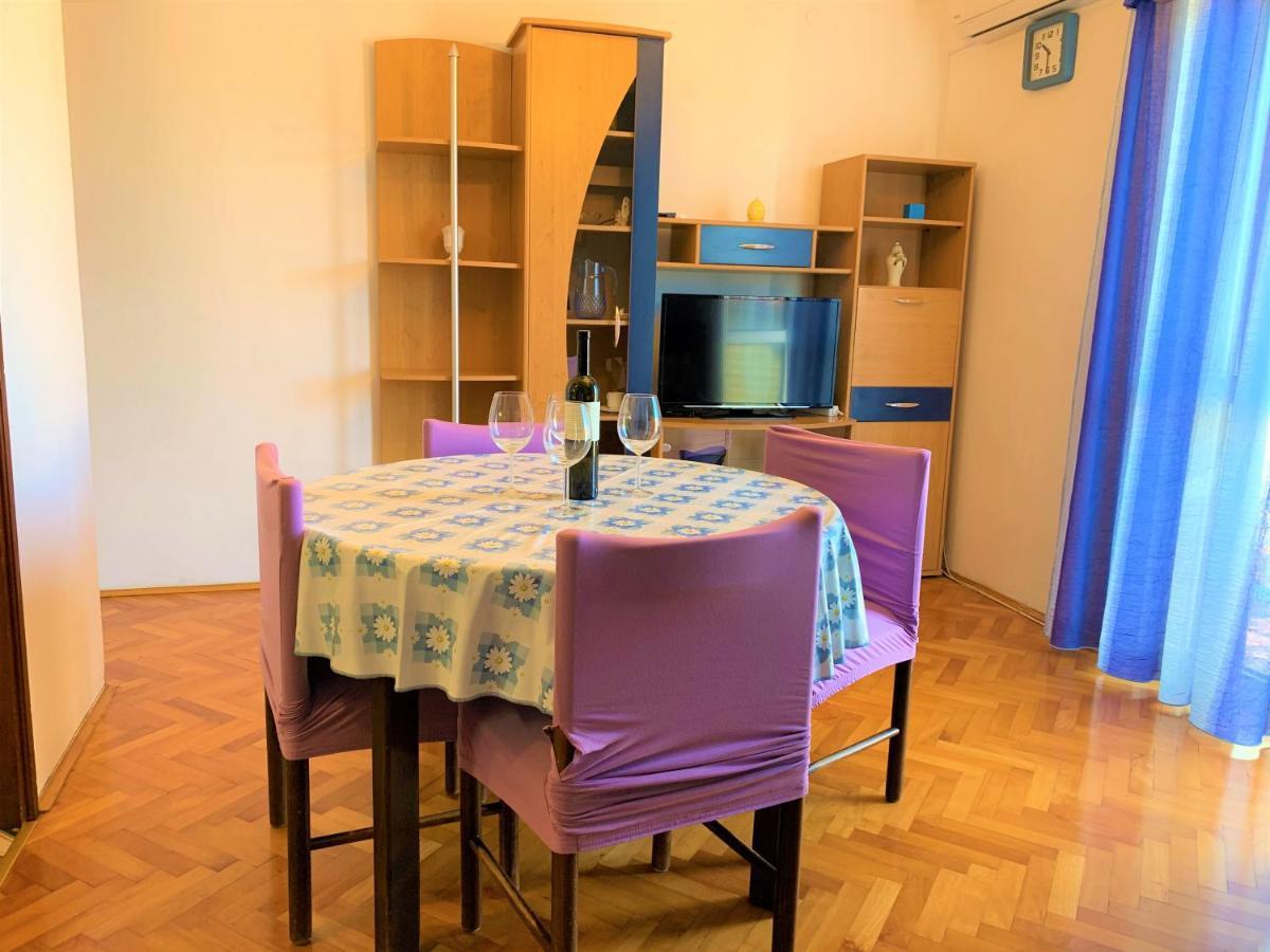 Roko Apartment House Примоштен Екстер'єр фото