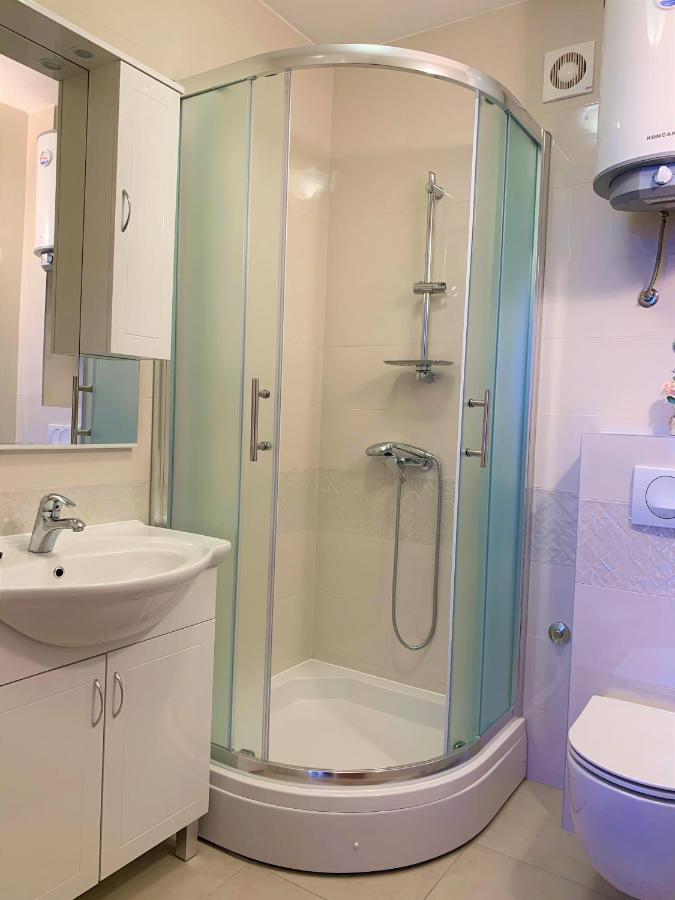 Roko Apartment House Примоштен Екстер'єр фото