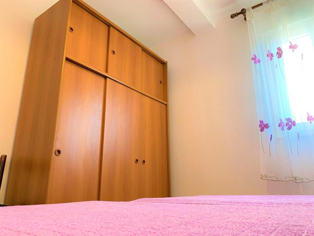 Roko Apartment House Примоштен Екстер'єр фото