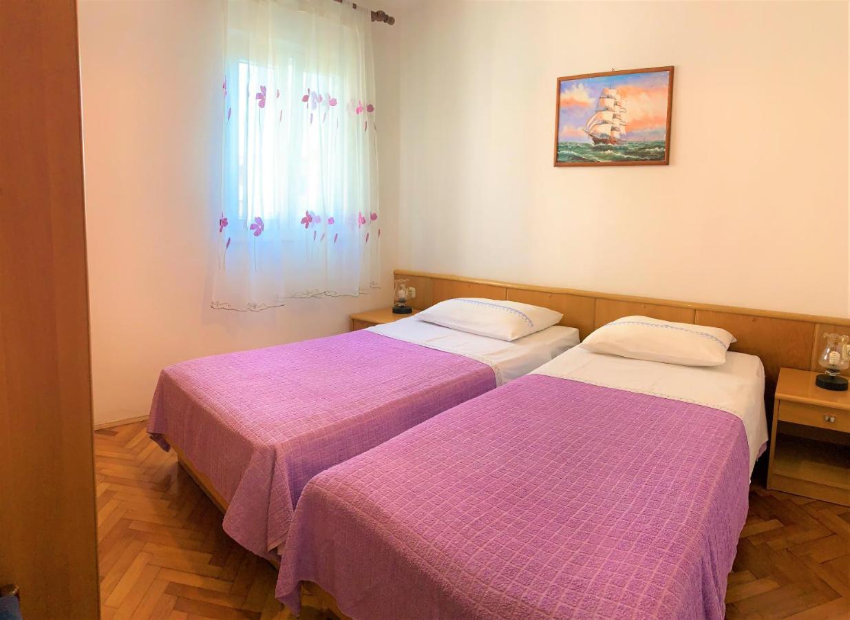 Roko Apartment House Примоштен Екстер'єр фото