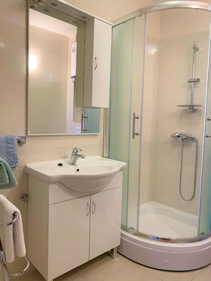 Roko Apartment House Примоштен Екстер'єр фото