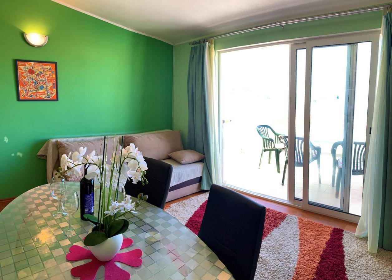 Roko Apartment House Примоштен Екстер'єр фото