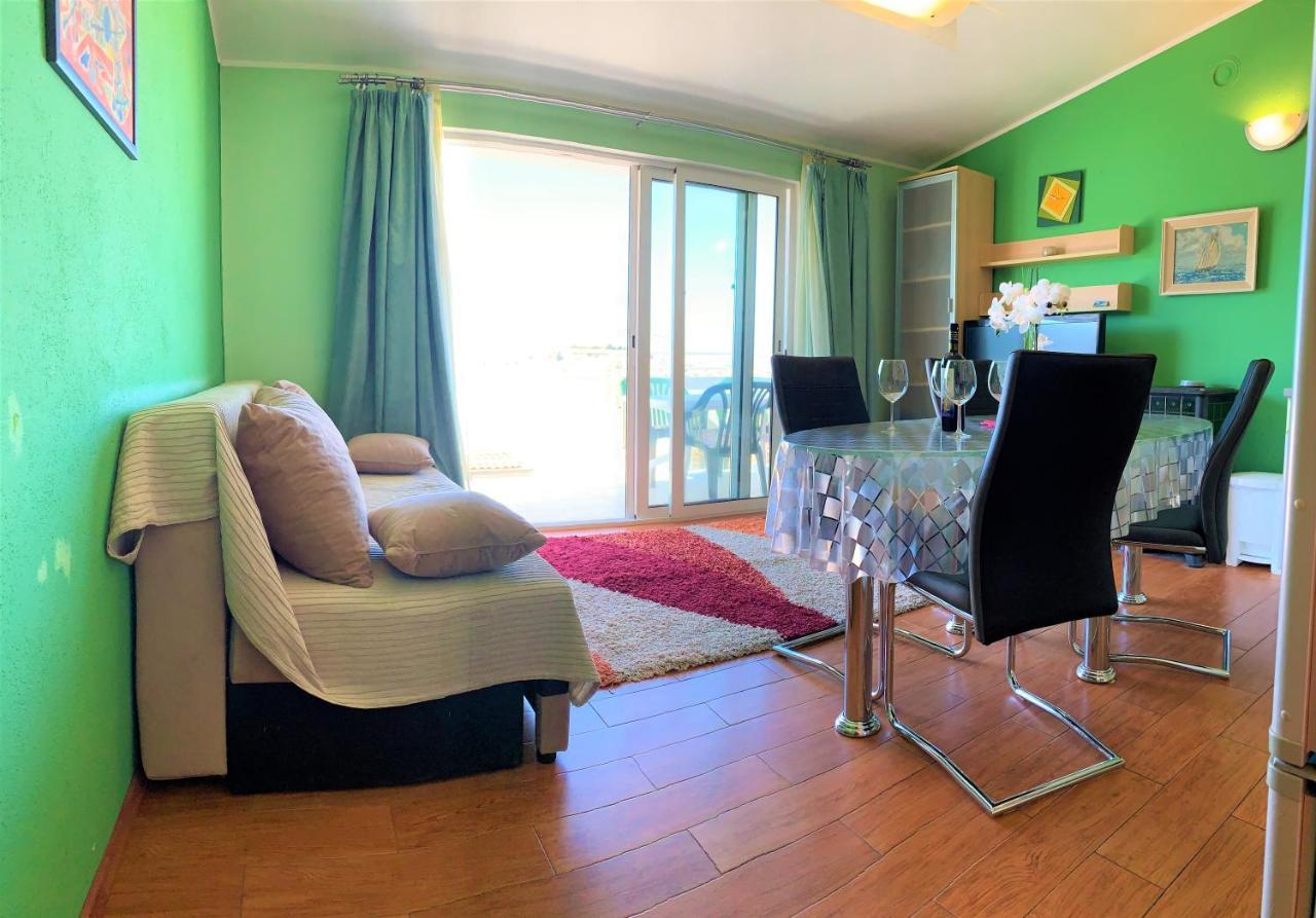 Roko Apartment House Примоштен Екстер'єр фото