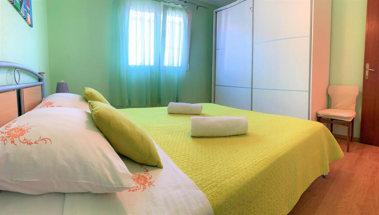 Roko Apartment House Примоштен Екстер'єр фото